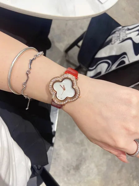 WristWatches for 2023 New Womens Watches Three stitches Quartz Watch Top Luxury Brand Steel Belt lady accessories Four-leaf clover shape Fashion VAN