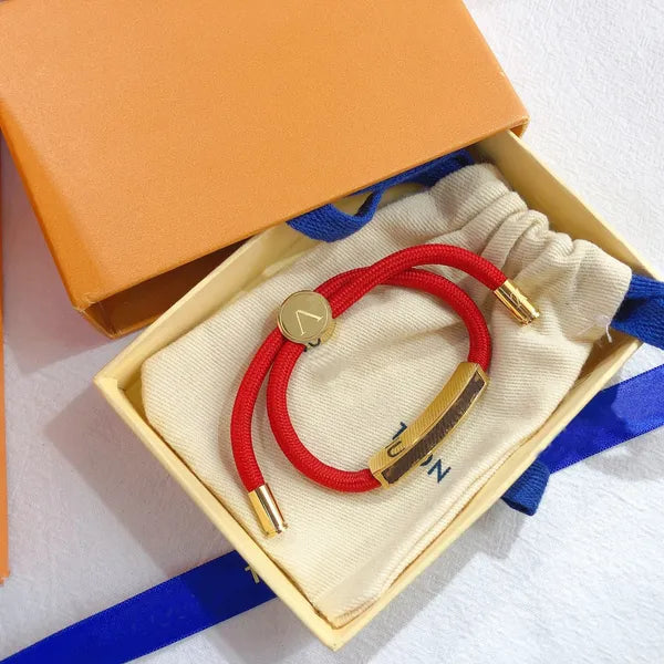 Bangle Designer Designers Bracelets Women Letter Jewelry Faux Leather 18K Gold Plated Stainless steel Bracelet Womens Wedding Gifts Accessories Y23452