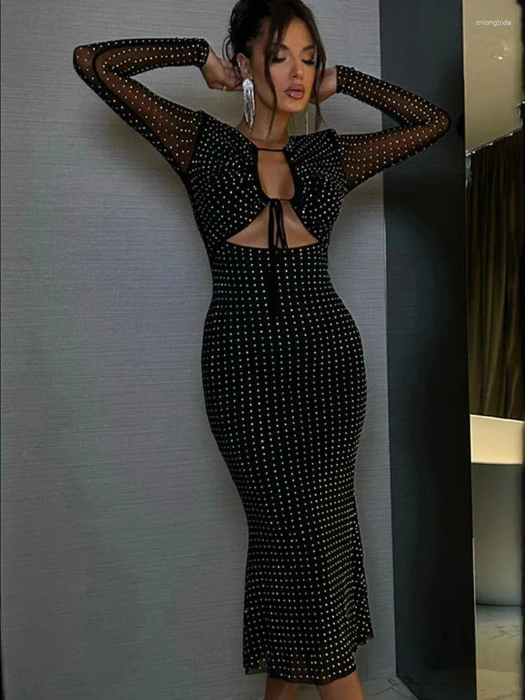 Casual Dresses Avrilyaan 2024 Black Sequin Hollow Out Sexy Dress Women Robes Elegant Evening Party Bodycon Maxi Long Winter Vestido