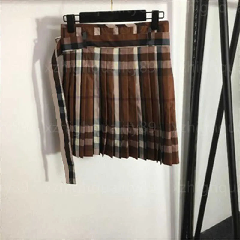 Two Piece Set Women Dress Checker Suit Contrast Plaid Standing Neck Long Sleeved Zippered Jacket High Waisted Pleated Short Skirt Womens Designer Clothes