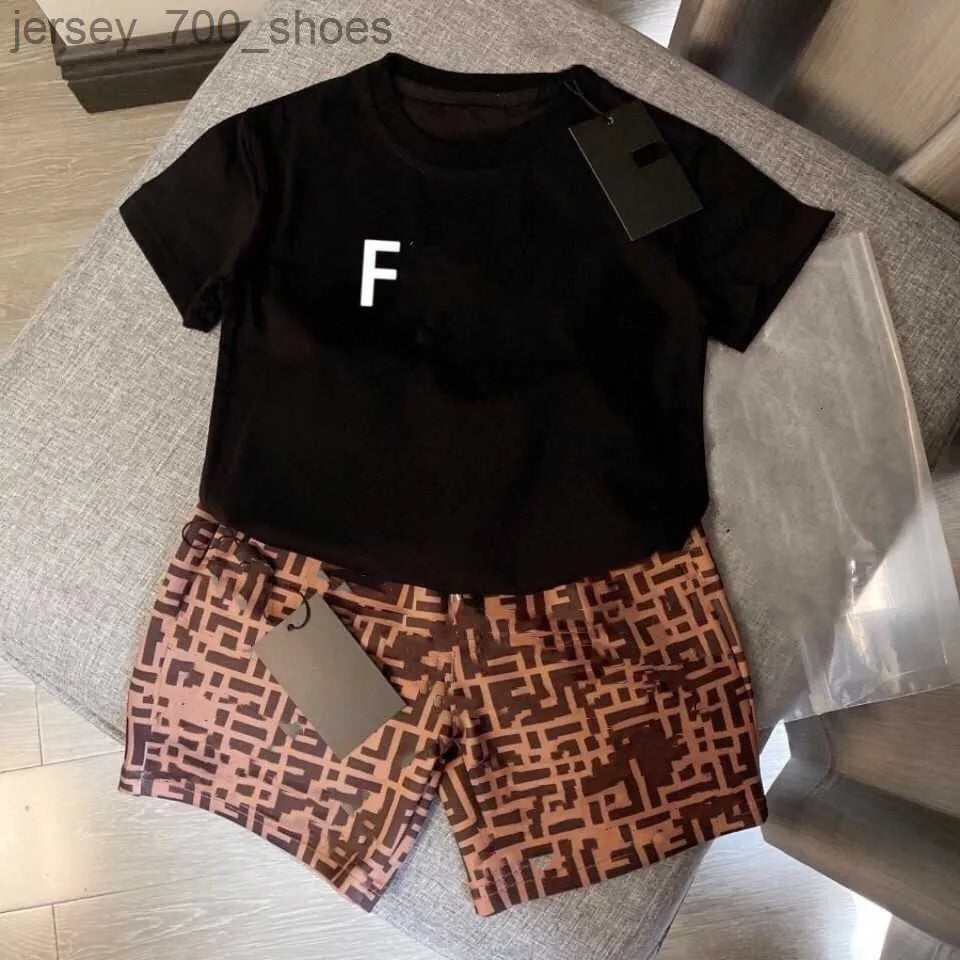 baby set kid sets toddler t shirt 2pics kids designer tshirt for children clothing boys girls Short Sleeve top luxury summer Button lapel khaki with letters