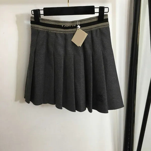 23ss designer Skirts women designer clothes New Fanjia Old Flower Letter Metal Decorative Buckle Wrap Hip Slim High Waist Denim Short Half Skirt Women clothes