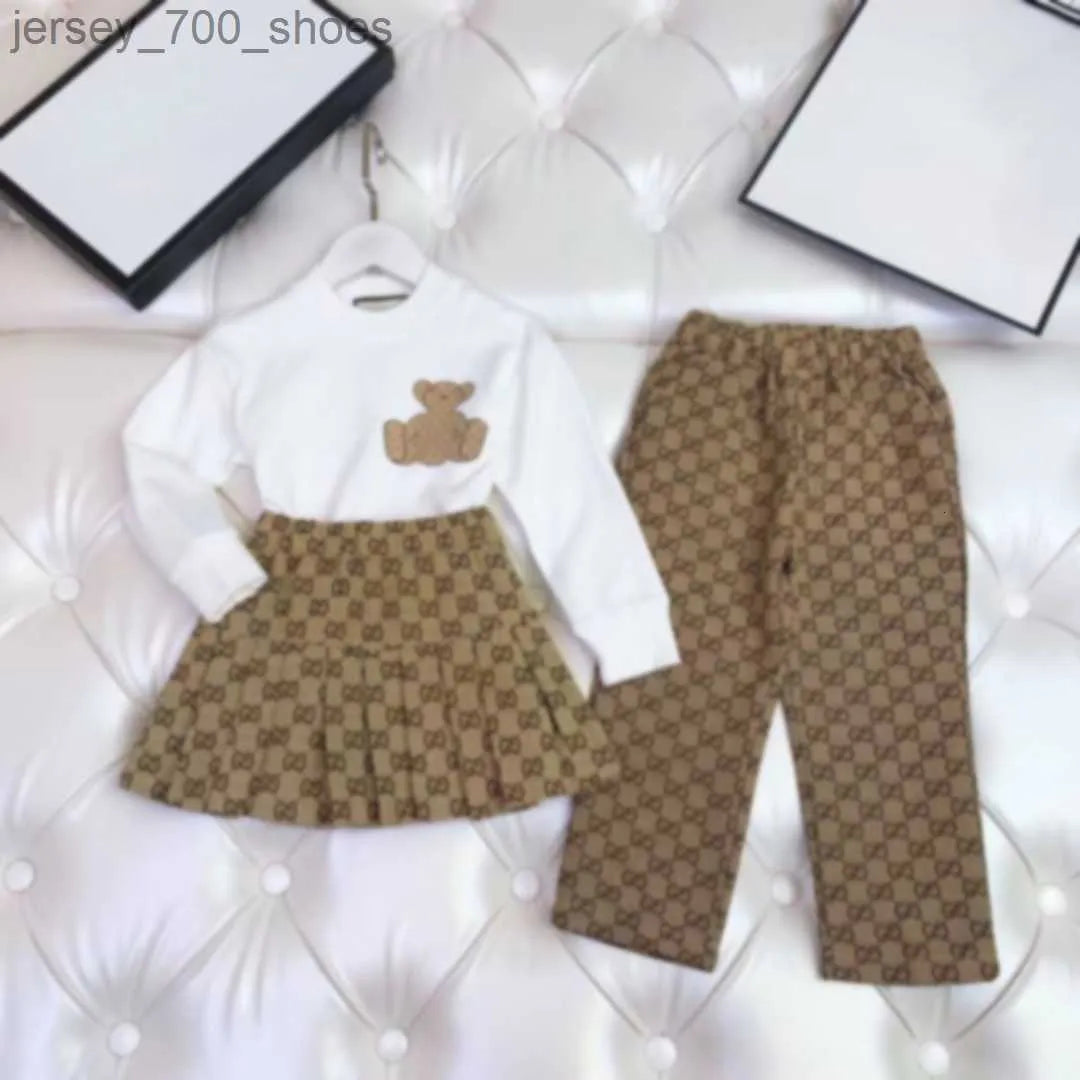 2023 kids Clothing Sets Plus velvet warm fashion British tops brand autumn winter childrens boys treasures girls cotton two piece luxury designer Hoodie skirt pants