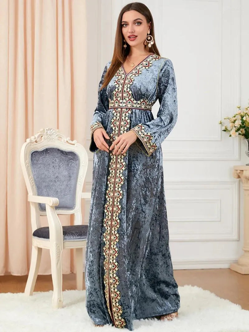 Casual Dresses Velvet Muslim Dress Women Abaya Embroidery Morocco Party Winter Thicken Split Abayas Kaftan Islam Turkey Arabic Long Robe