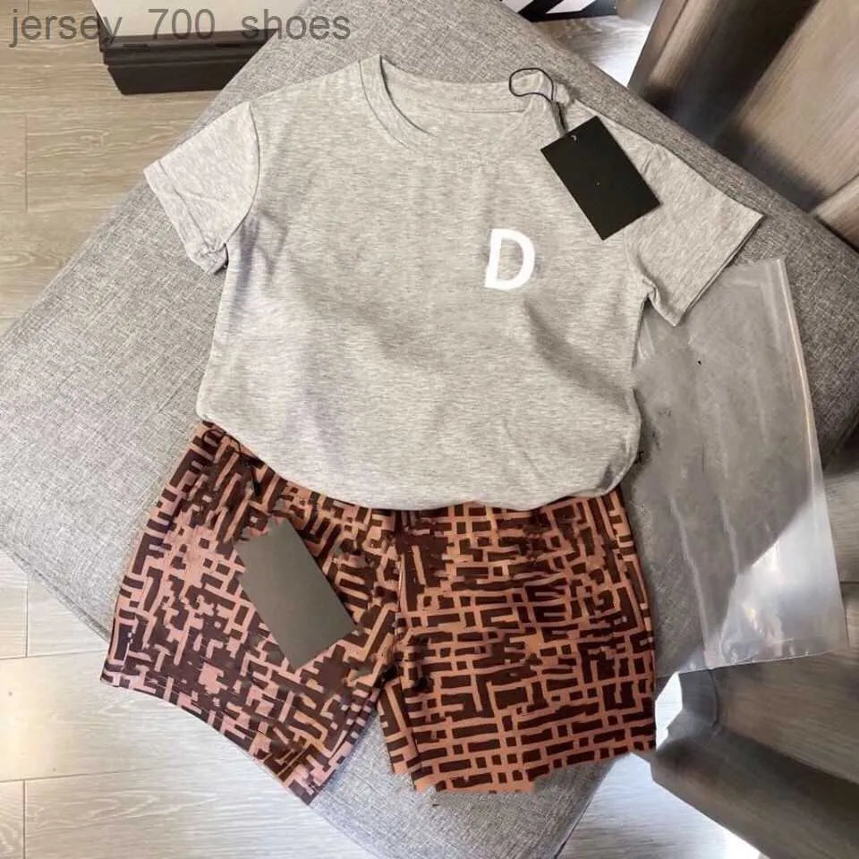 baby set kid sets toddler t shirt 2pics kids designer tshirt for children clothing boys girls Short Sleeve top luxury summer Button lapel khaki with letters