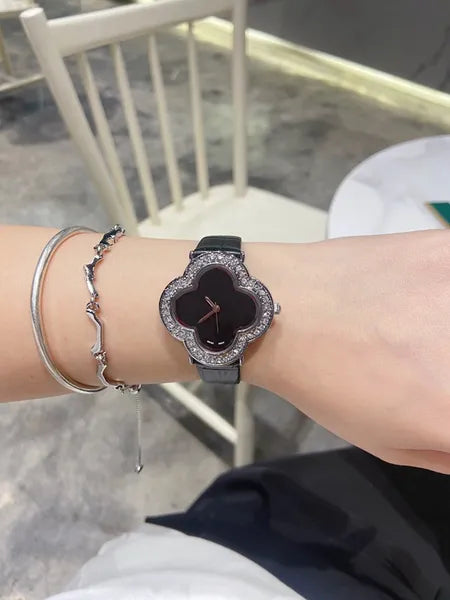 WristWatches for 2023 New Womens Watches Three stitches Quartz Watch Top Luxury Brand Steel Belt lady accessories Four-leaf clover shape Fashion VAN