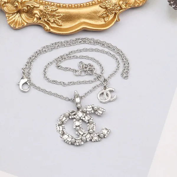 Luxury 18K Gold Plated Necklaces Jewlery Designer For Women Fashional Pendant Necklace Wedding Party Gift