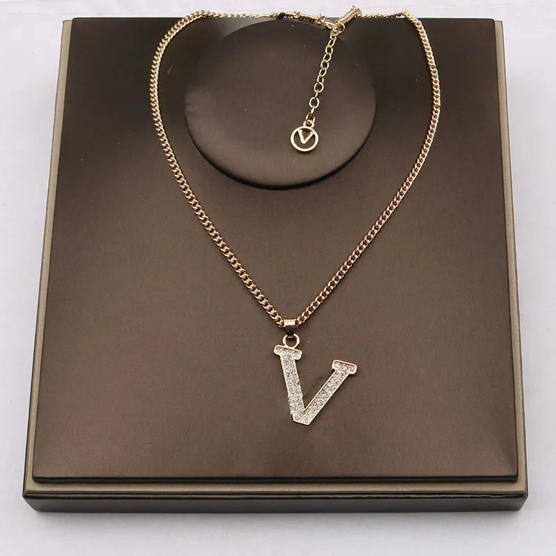 Luxury 18K Gold Plated Necklaces Jewlery Designer For Women Fashional Pendant Necklace Wedding Party Gift