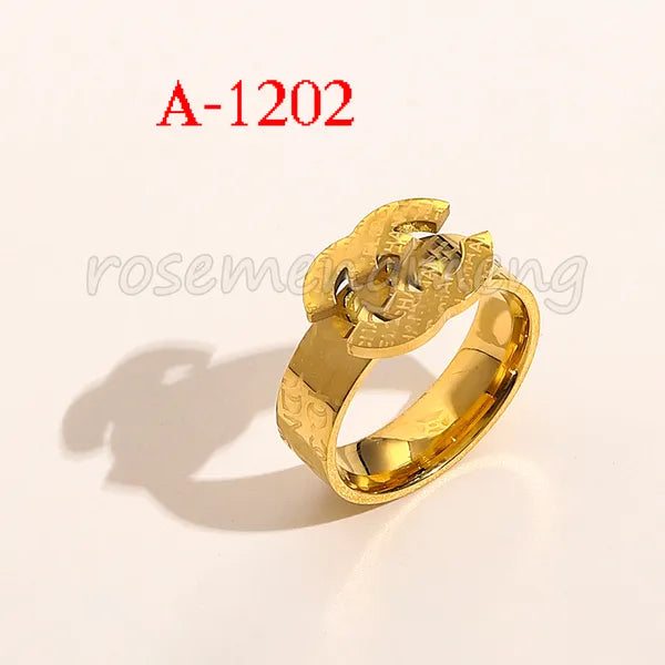 Designer Branded Letter Band Rings Women 18K Gold Plated Silver Plated Crystal Stainless Steel Love Wedding Jewelry Supplies Ring Fine Carving Finger Ring 3 Style