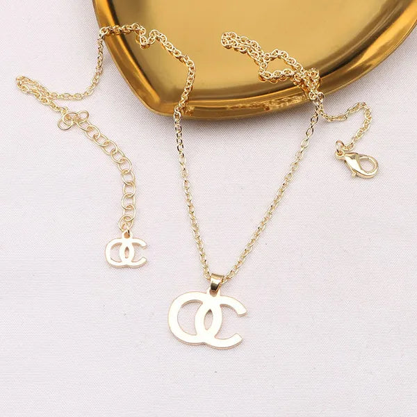 Luxury 18K Gold Plated Necklaces Jewlery Designer For Women Fashional Pendant Necklace Wedding Party Gift