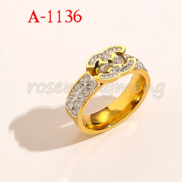 Designer Branded Letter Band Rings Women 18K Gold Plated Silver Plated Crystal Stainless Steel Love Wedding Jewelry Supplies Ring Fine Carving Finger Ring 3 Style