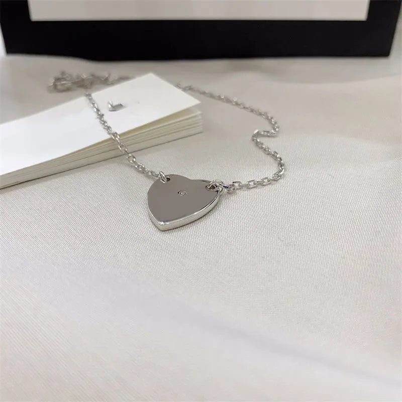 Designer necklace heart pendant mens chains trendy jewlery cute fashion luxurious jewellery custom necklace womens elegance gold silver color love necklaces