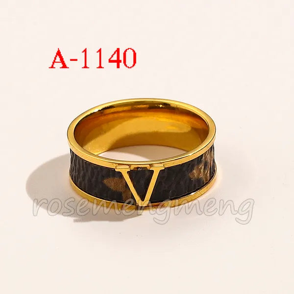 Designer Branded Letter Band Rings Women 18K Gold Plated Silver Plated Crystal Stainless Steel Love Wedding Jewelry Supplies Ring Fine Carving Finger Ring 3 Style