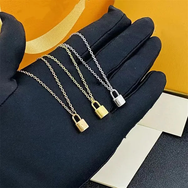 Lock head Pendant Necklaces Titanium steel designer for women men luxury jewlery gifts woman girl gold silver rose gold wholesale not Fade